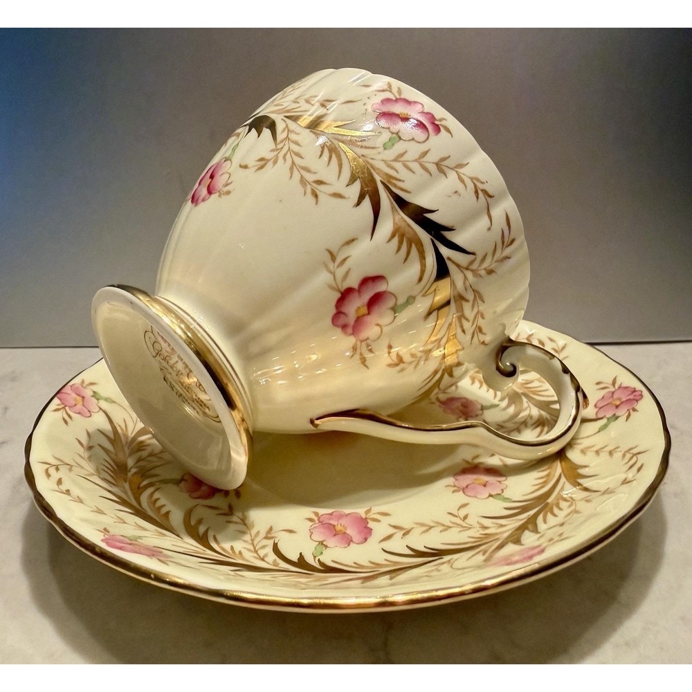 Vintage‎ Royal Grafton Golden Glory "Campion" England Bone China Teacup & Saucer